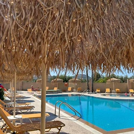 فاليراكي Summer Days المظهر الخارجي الصورة