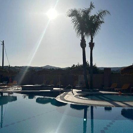 فاليراكي Summer Days المظهر الخارجي الصورة